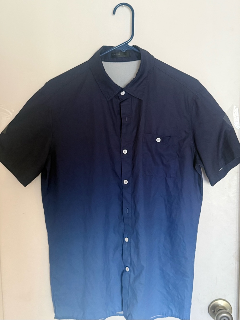 SHEIN Men's Navy to Blue Ombre Short-Sleeve Button-Up Shirt